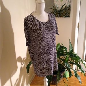 Crinkly Blouse size 1 Chico, Traveler's Collection